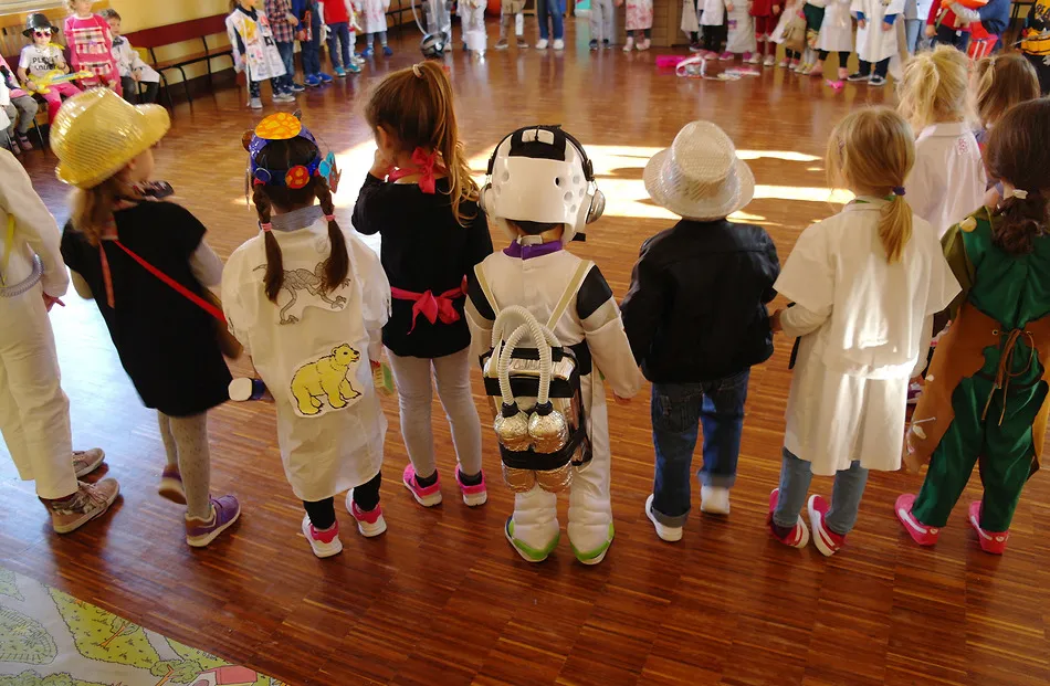 13 Febbraio: Grande festa dei mestieri: i bambini della scuola dell’Infanzia festeggiano il carnevale