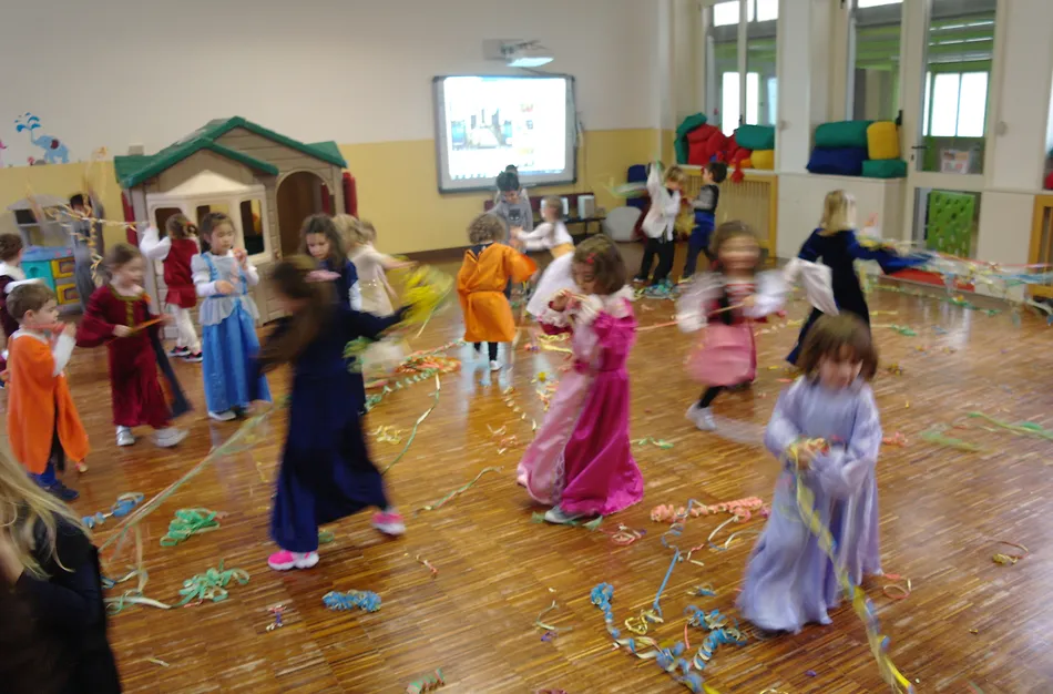 Scuola Infanzia 04.03.19 Festa di carnevale: “Un salto nel passato