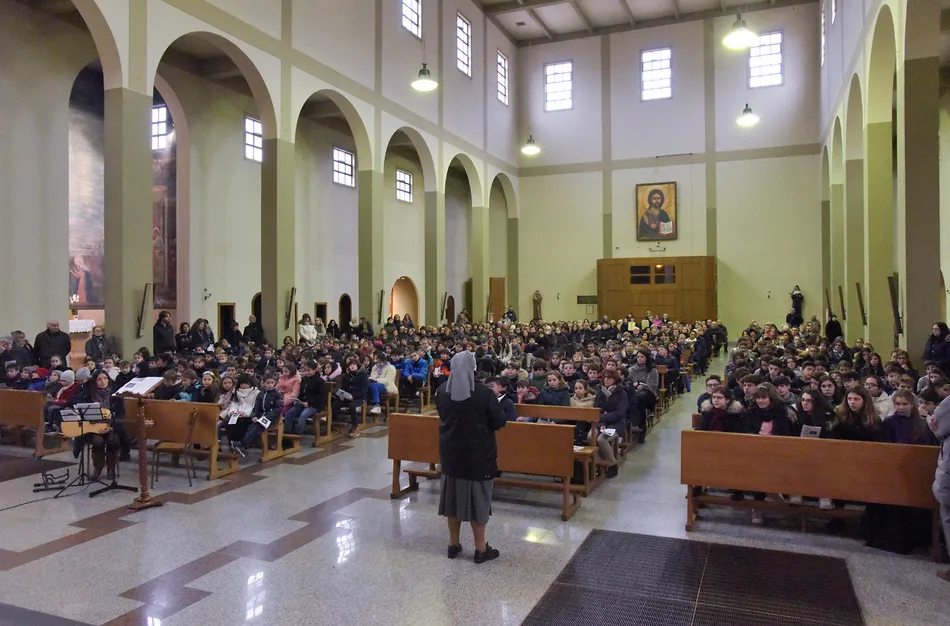 L’Istituto Sant’Angela Merici in preghiera celebra il Natale